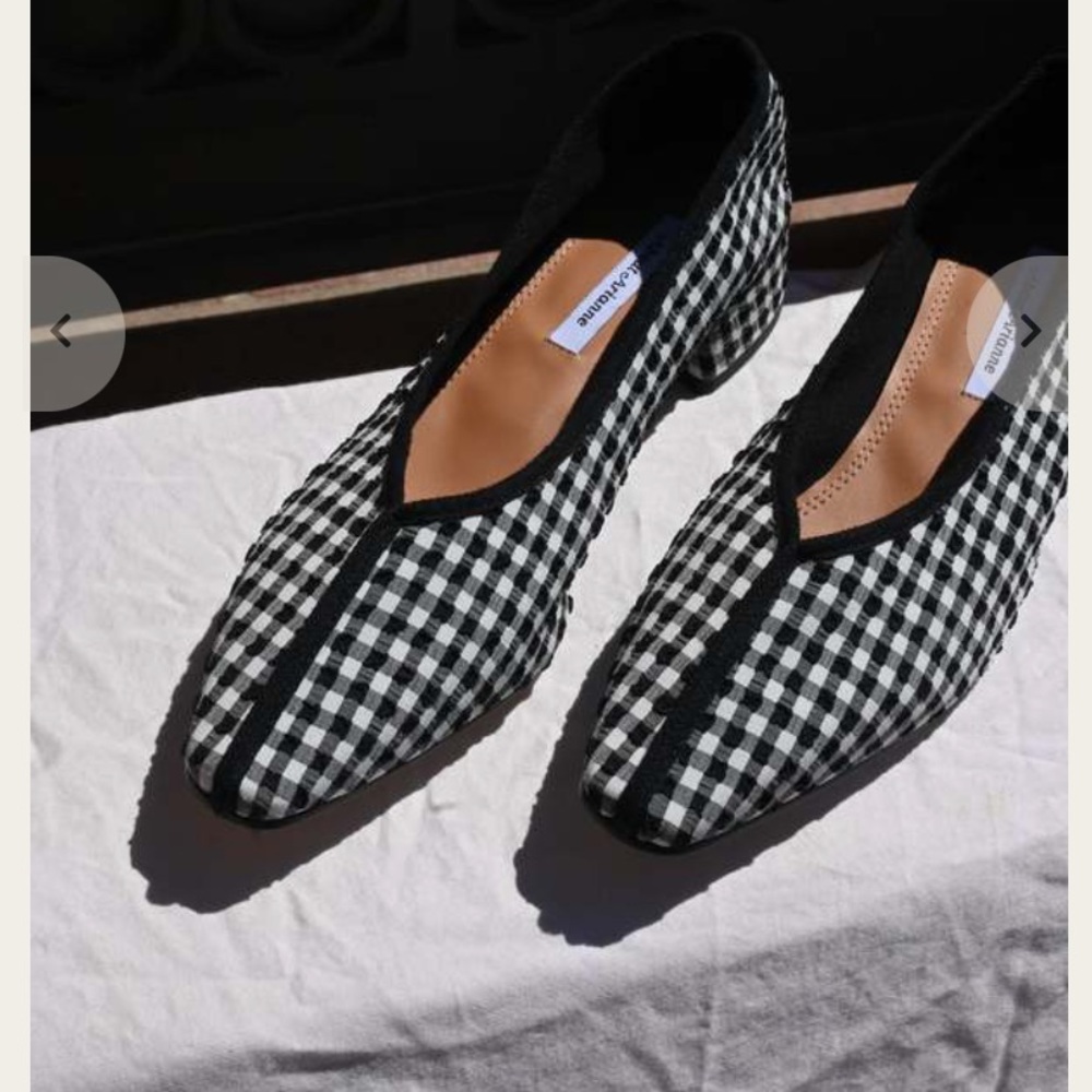 About Arianne Gina Pump 39